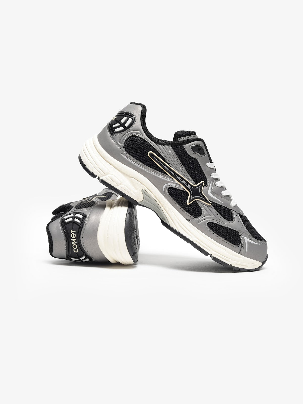 Comet Unisex Apex Obsidian Sneaker