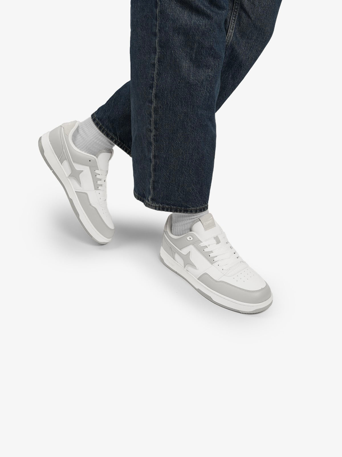 Comet Unisex X Lows Ash Sneaker