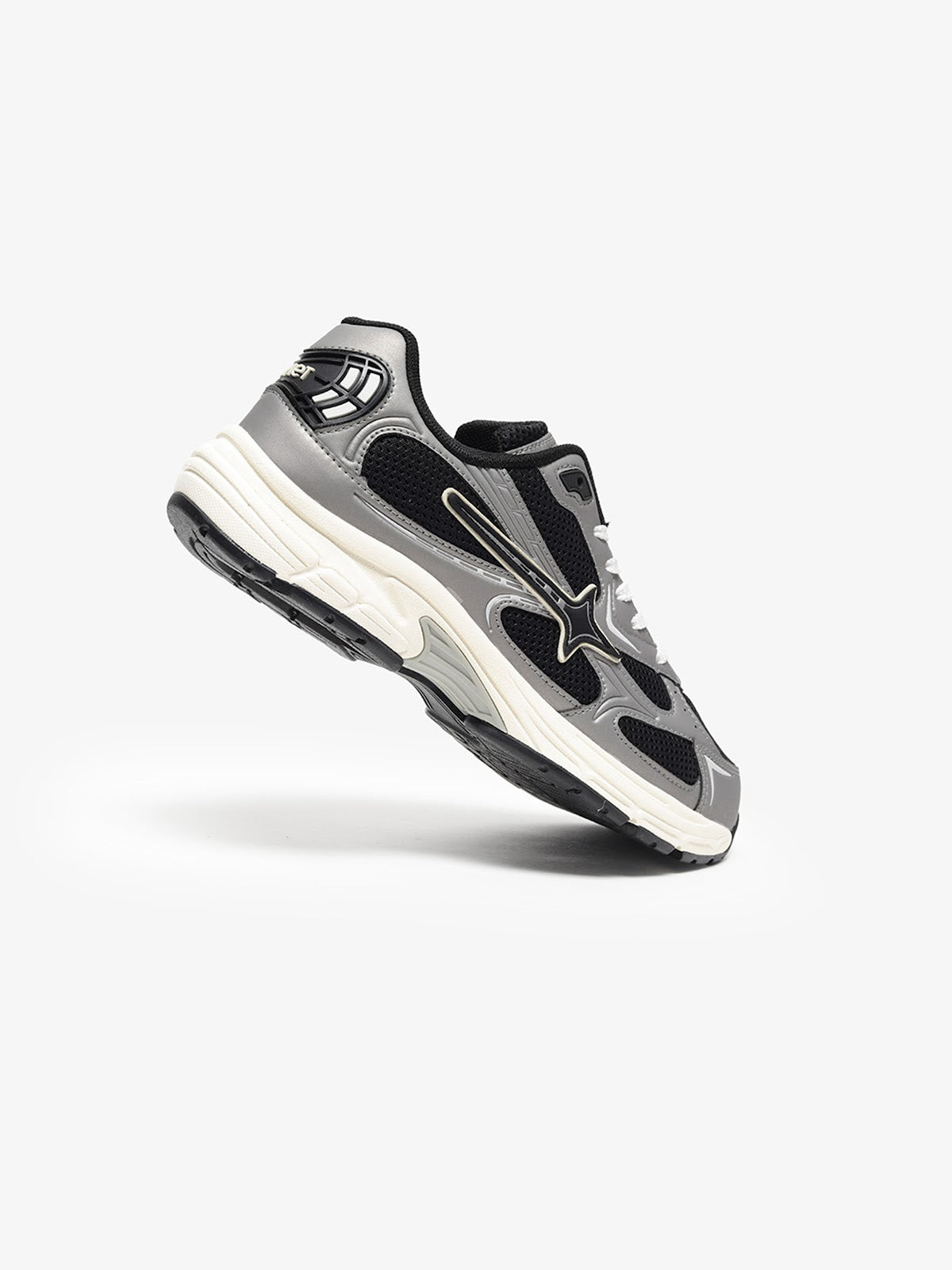 Comet Unisex Apex Obsidian Sneaker