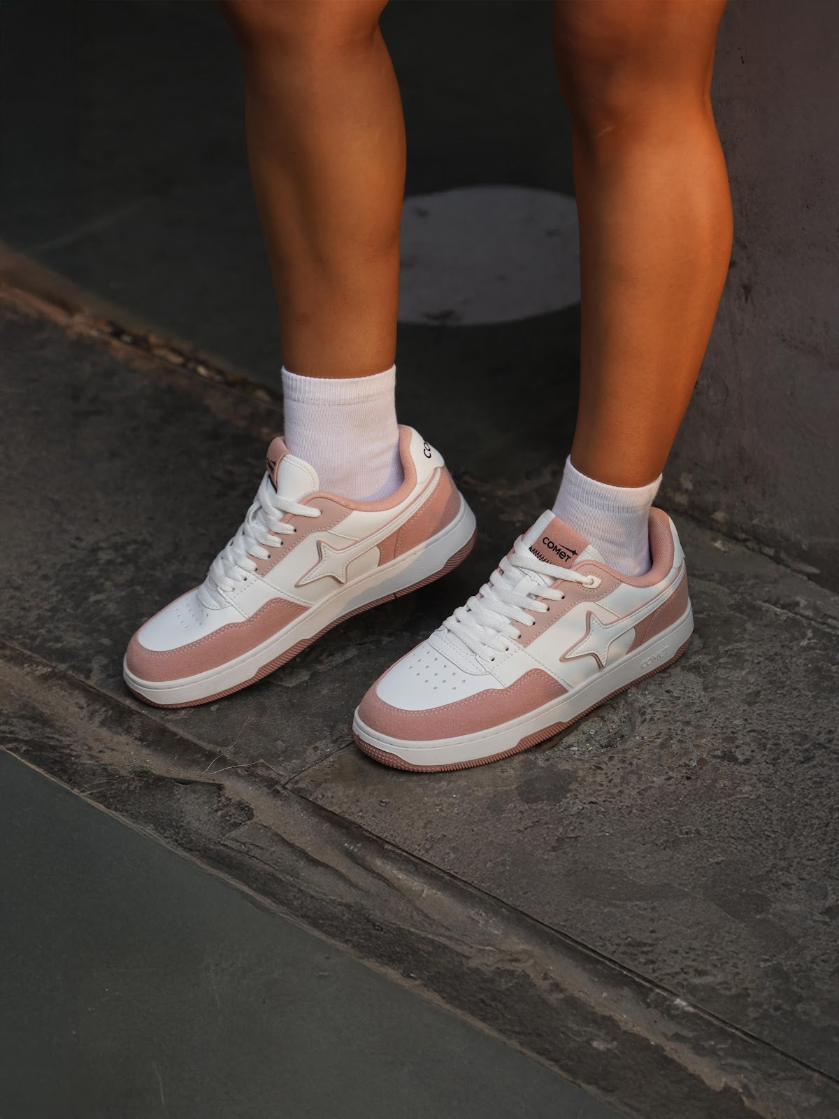 Comet Unisex X Lows Flamingo Sneaker