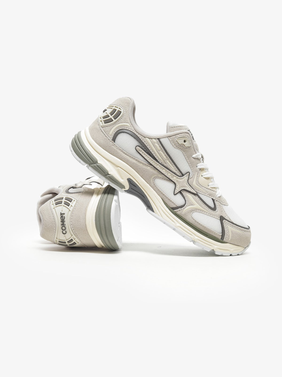 Comet Unisex Apex Mirage Sneaker