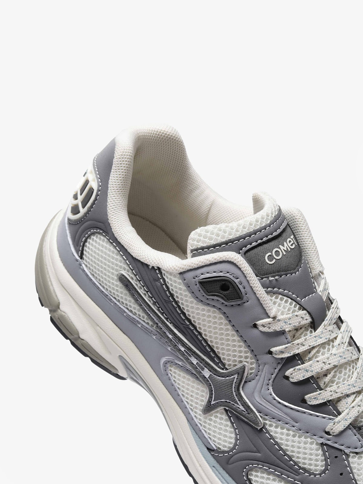 Comet Unisex Apex Moonwalker Sneaker