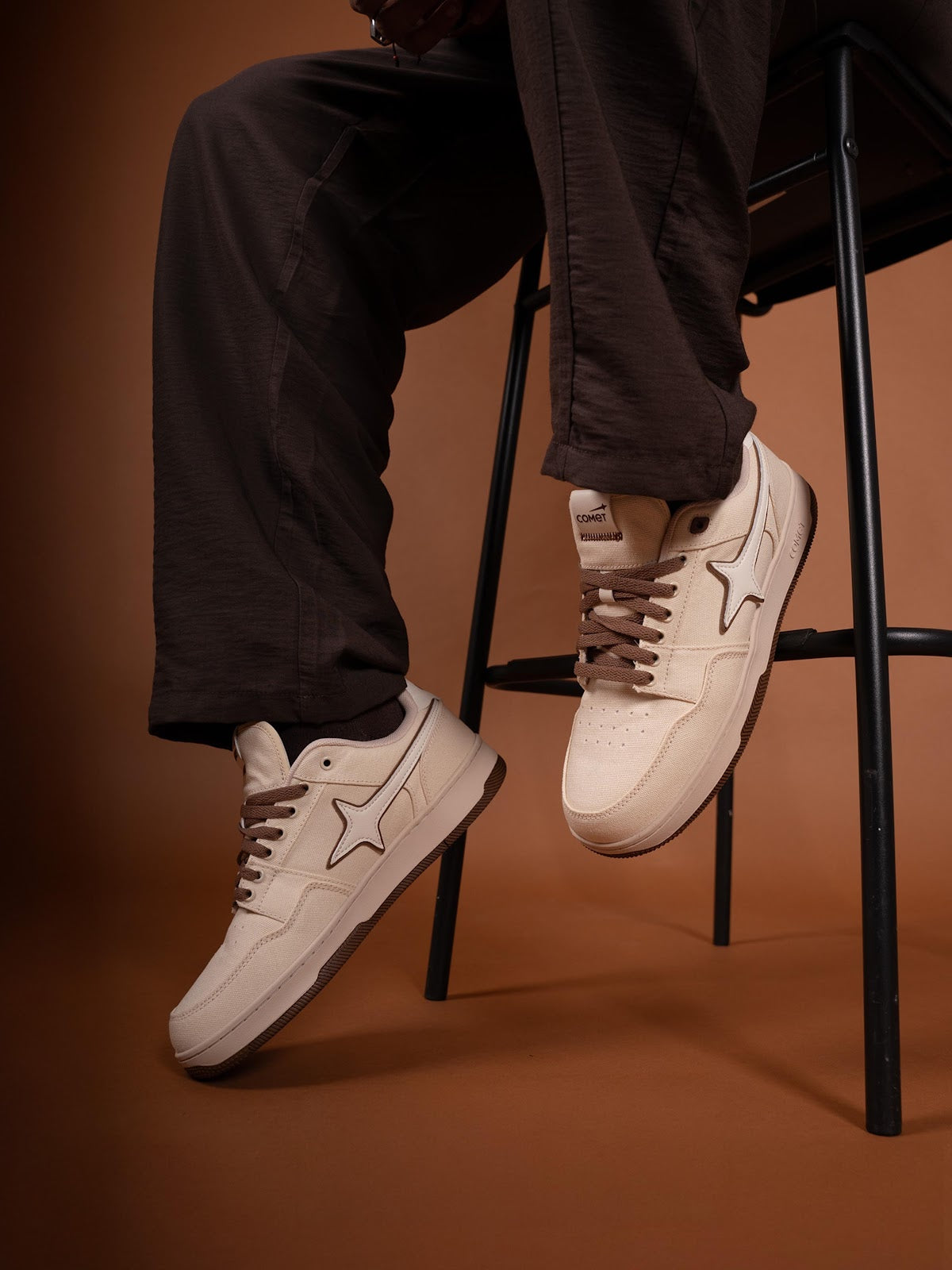 Comet Unisex X Lows Cortado Sneaker