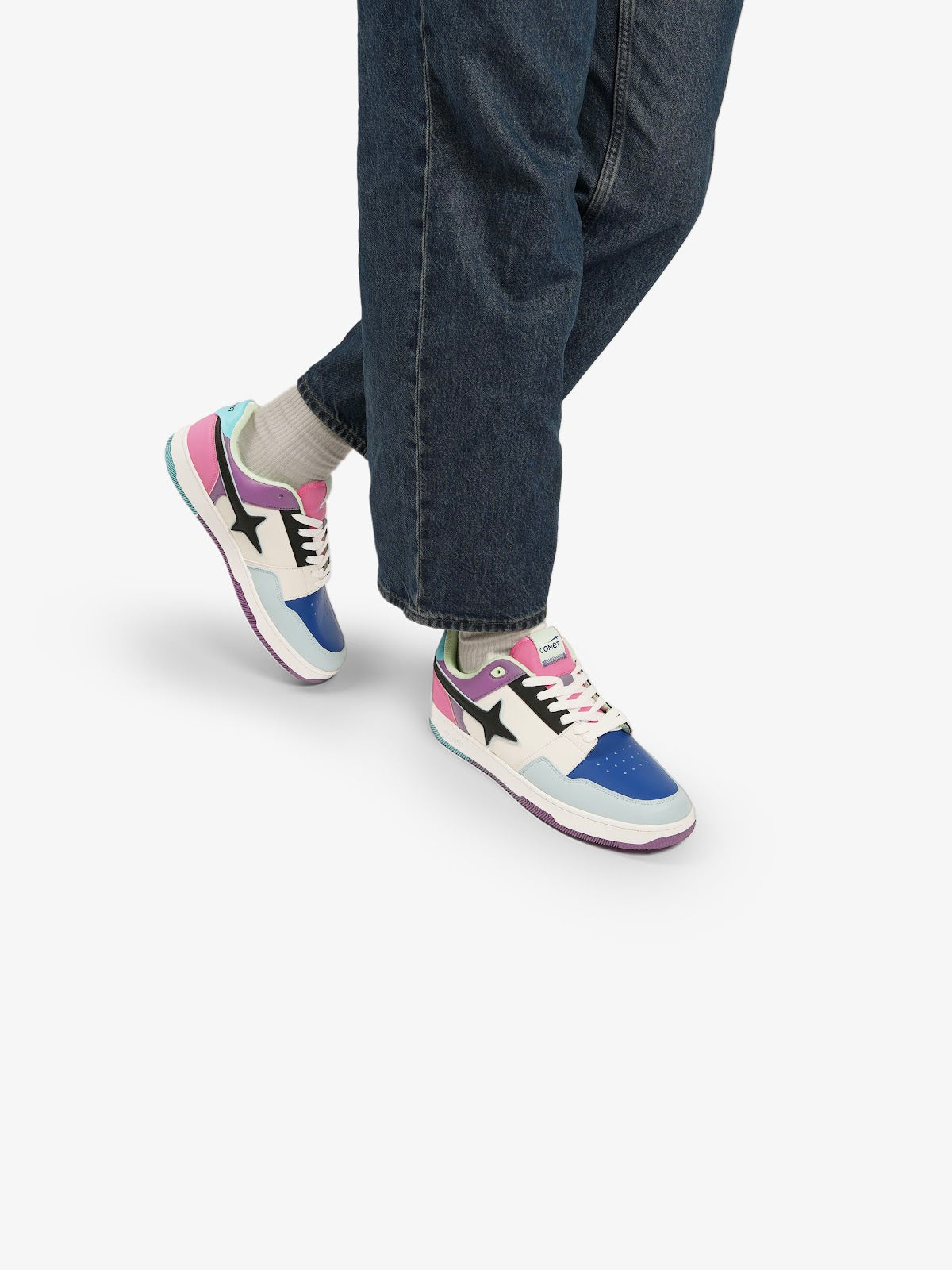 Comet Unisex X Lows Twister Sneaker
