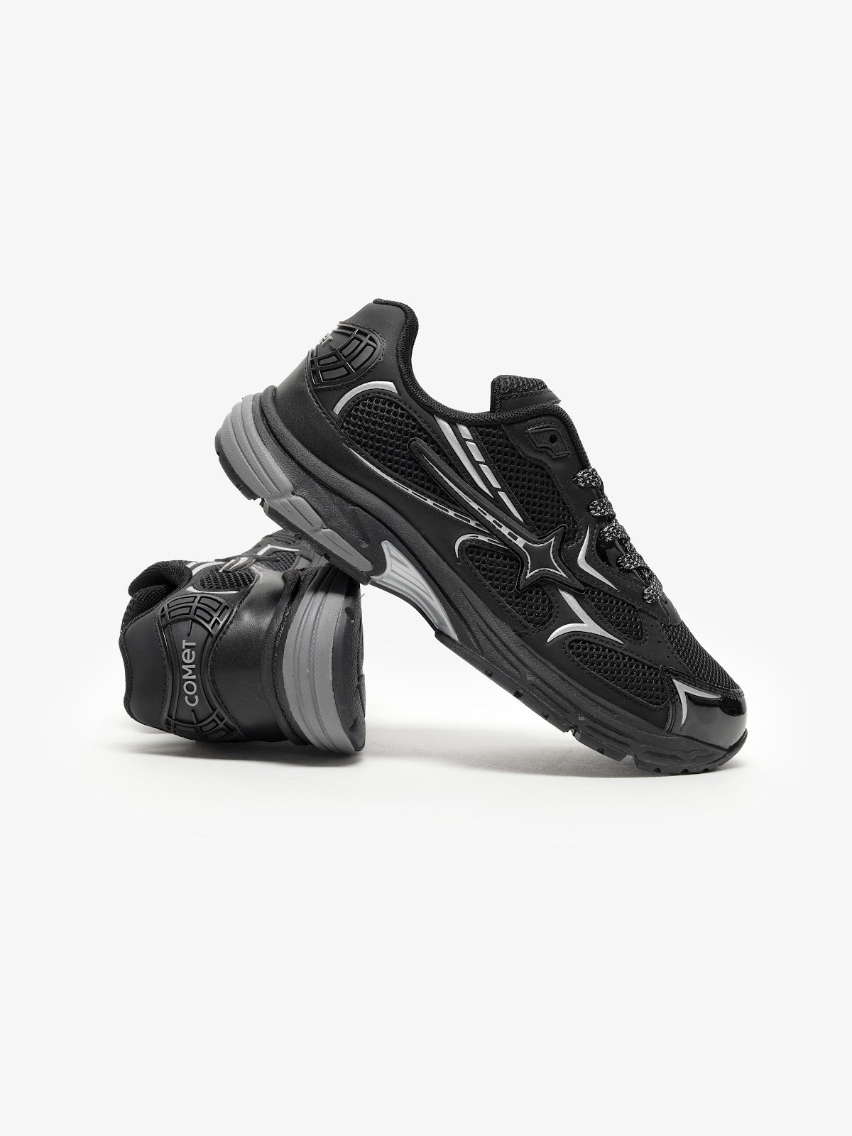 Comet Unisex Apex Darkmatter Sneaker