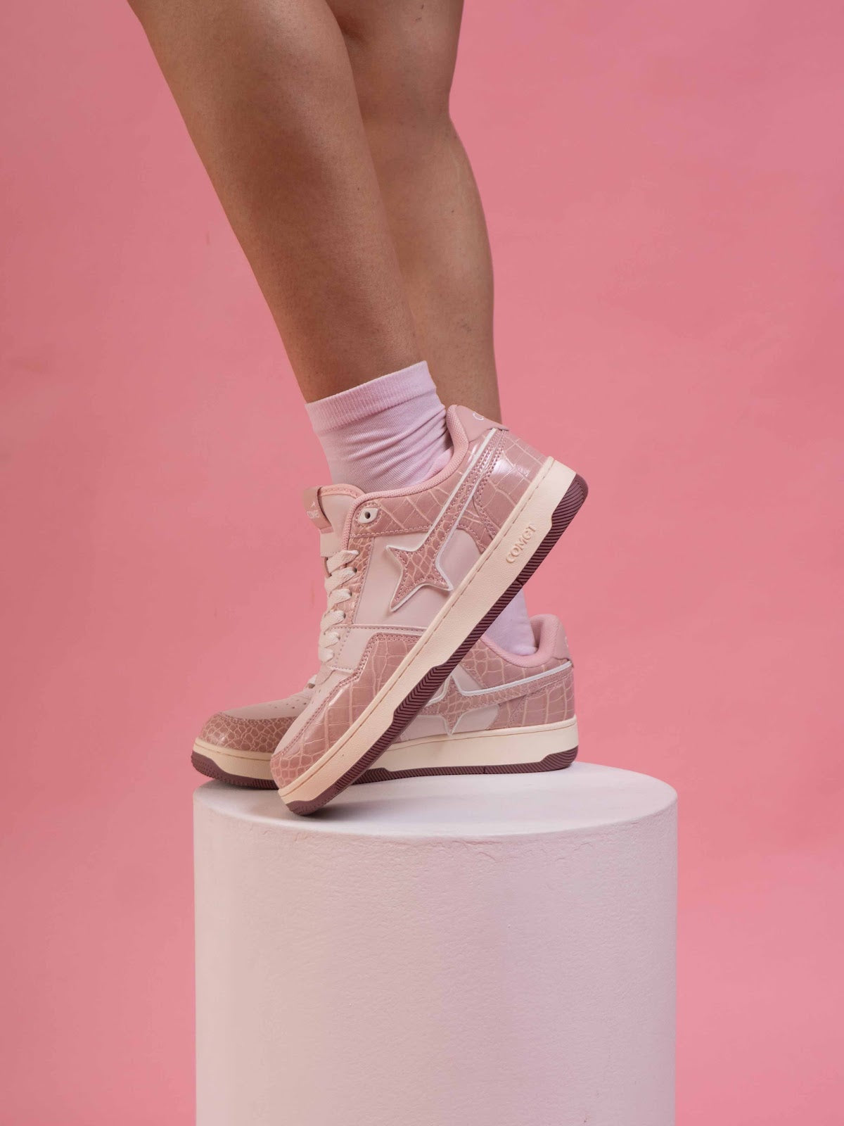 Comet Unisex X Lows Cosmo Sneaker