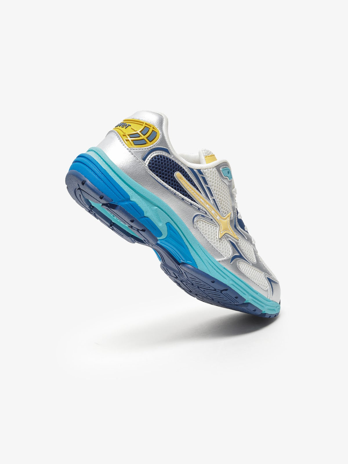 Comet Unisex Apex Shockwave Sneaker