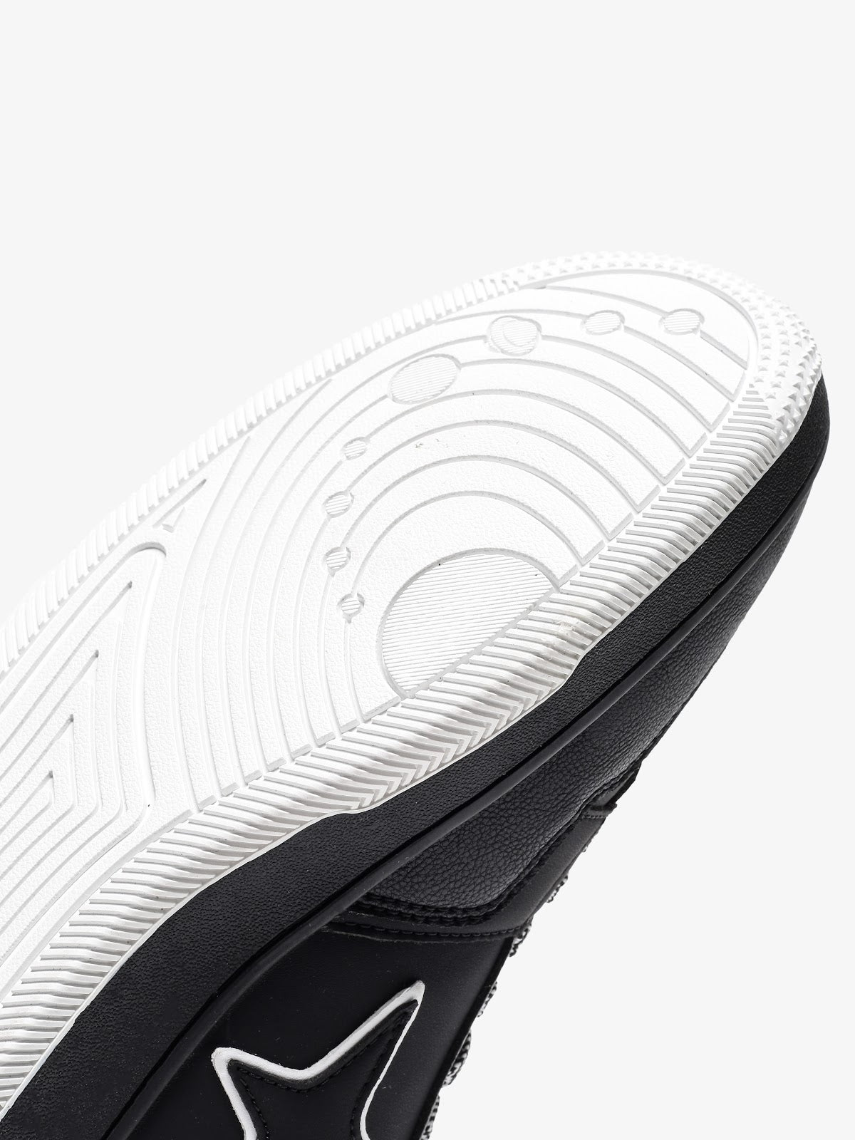 Comet Unisex X Lows Armstrong Sneaker