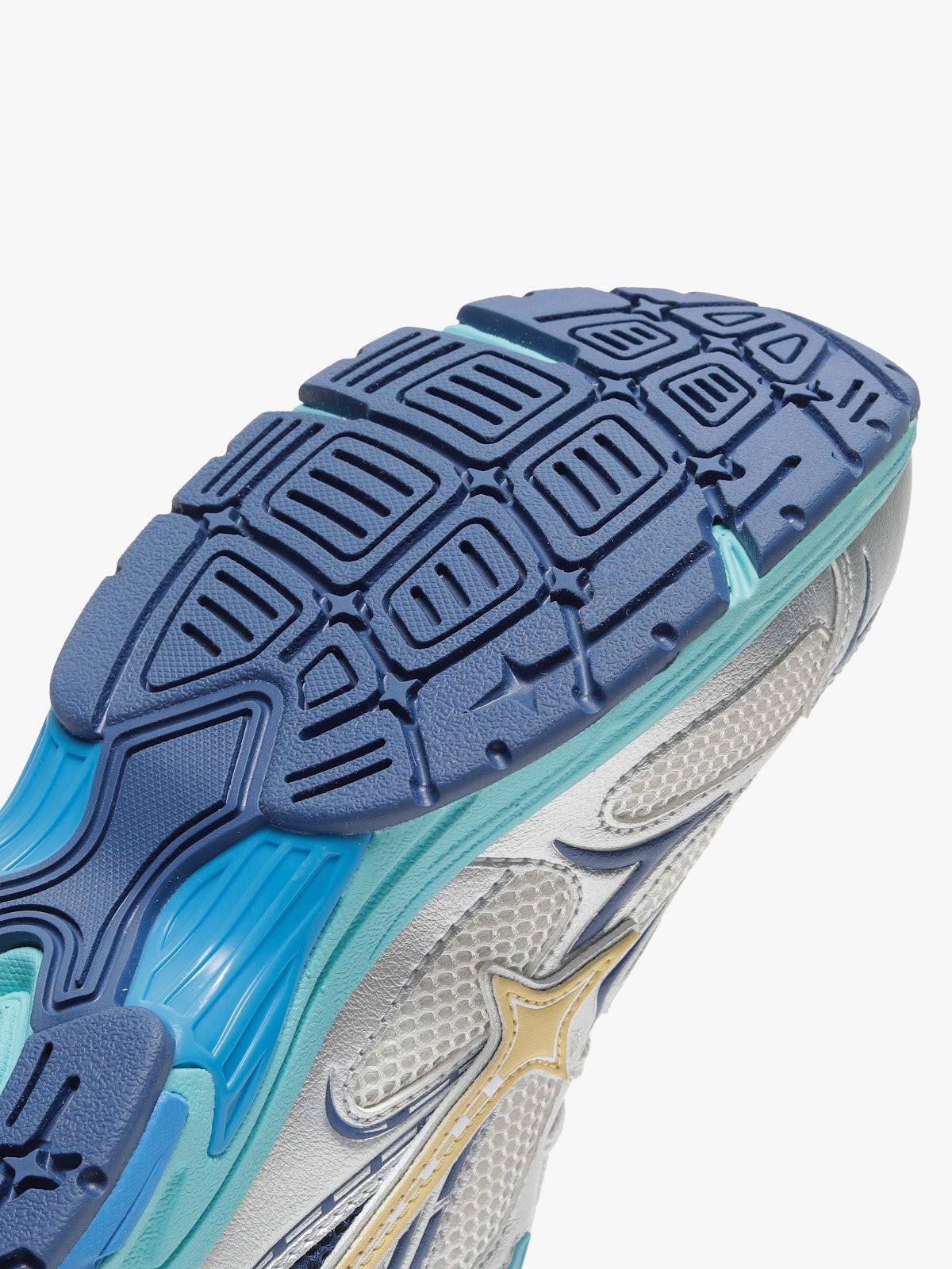 Comet Unisex Apex Shockwave Sneaker