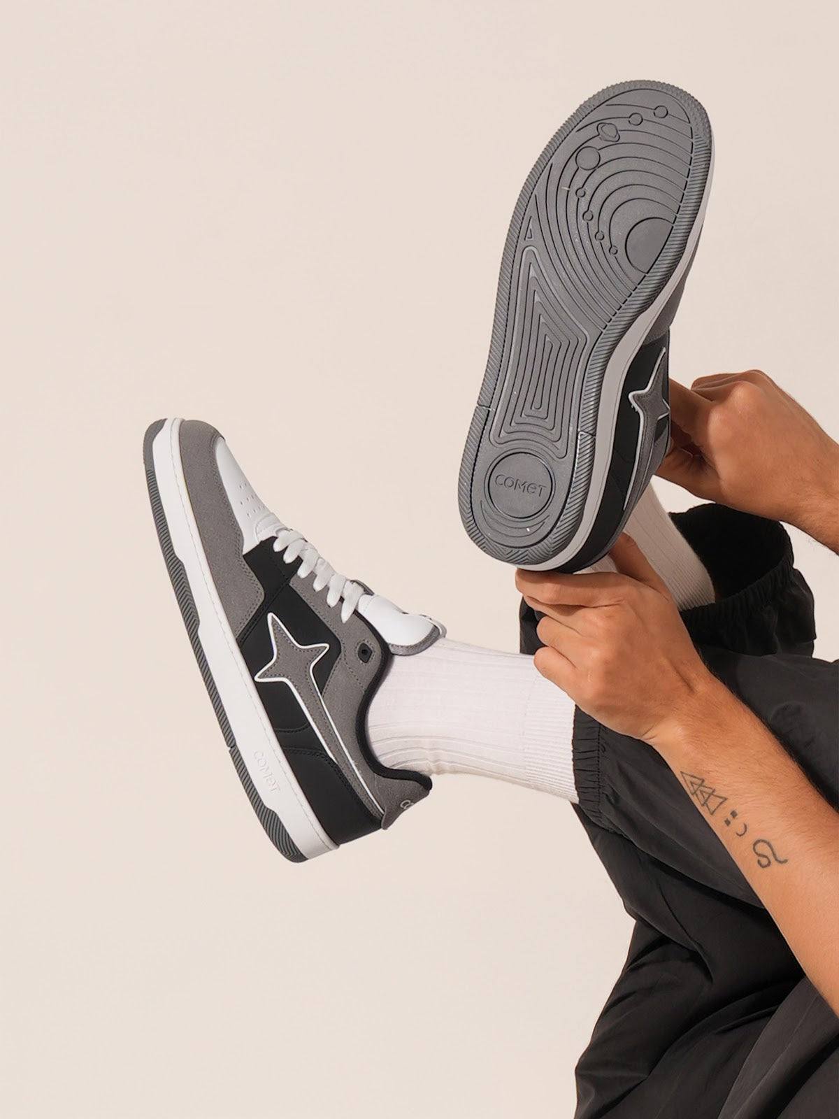 Comet Unisex X Lows Greyscale Sneaker