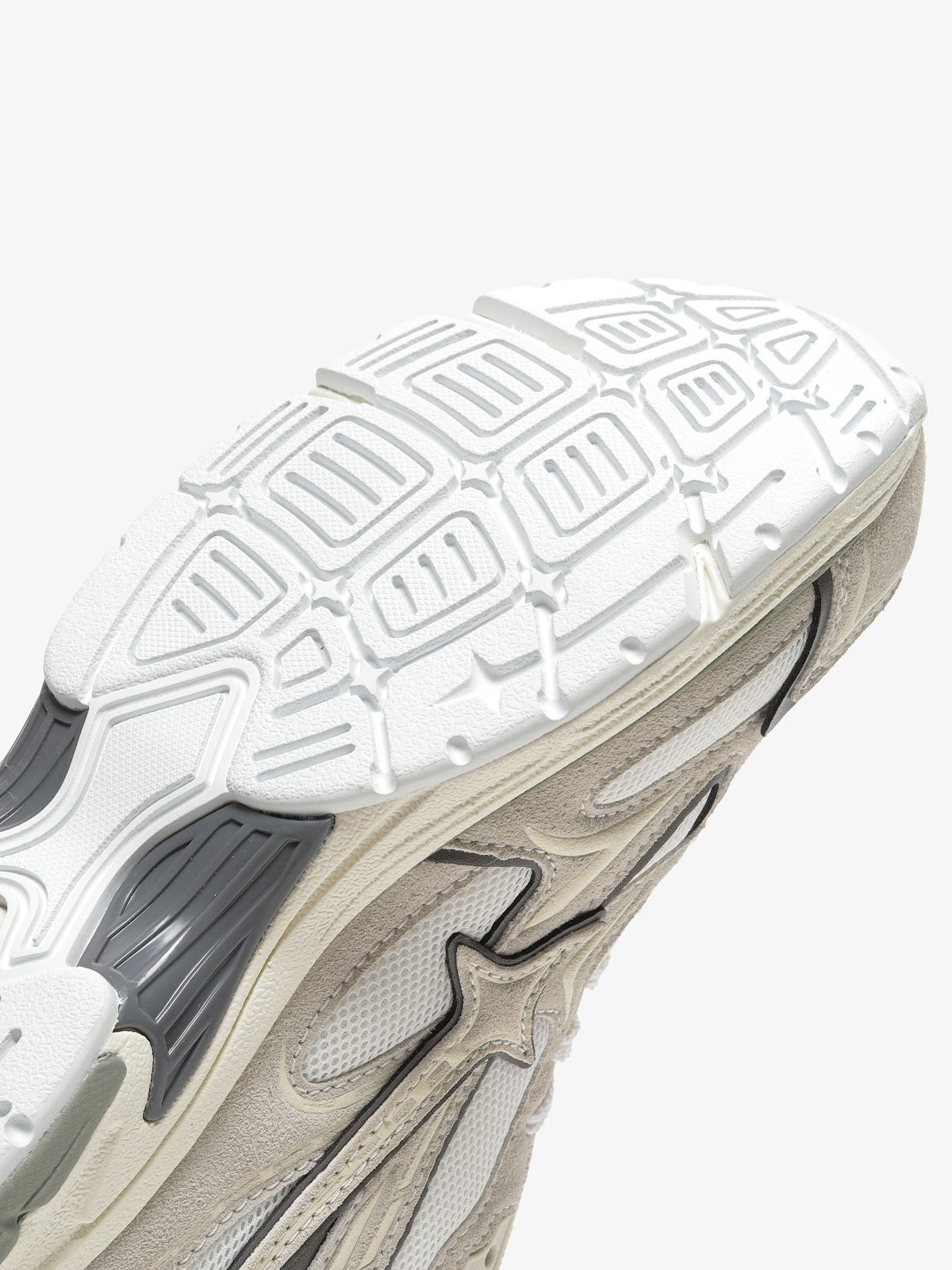 Comet Unisex Apex Mirage Sneaker