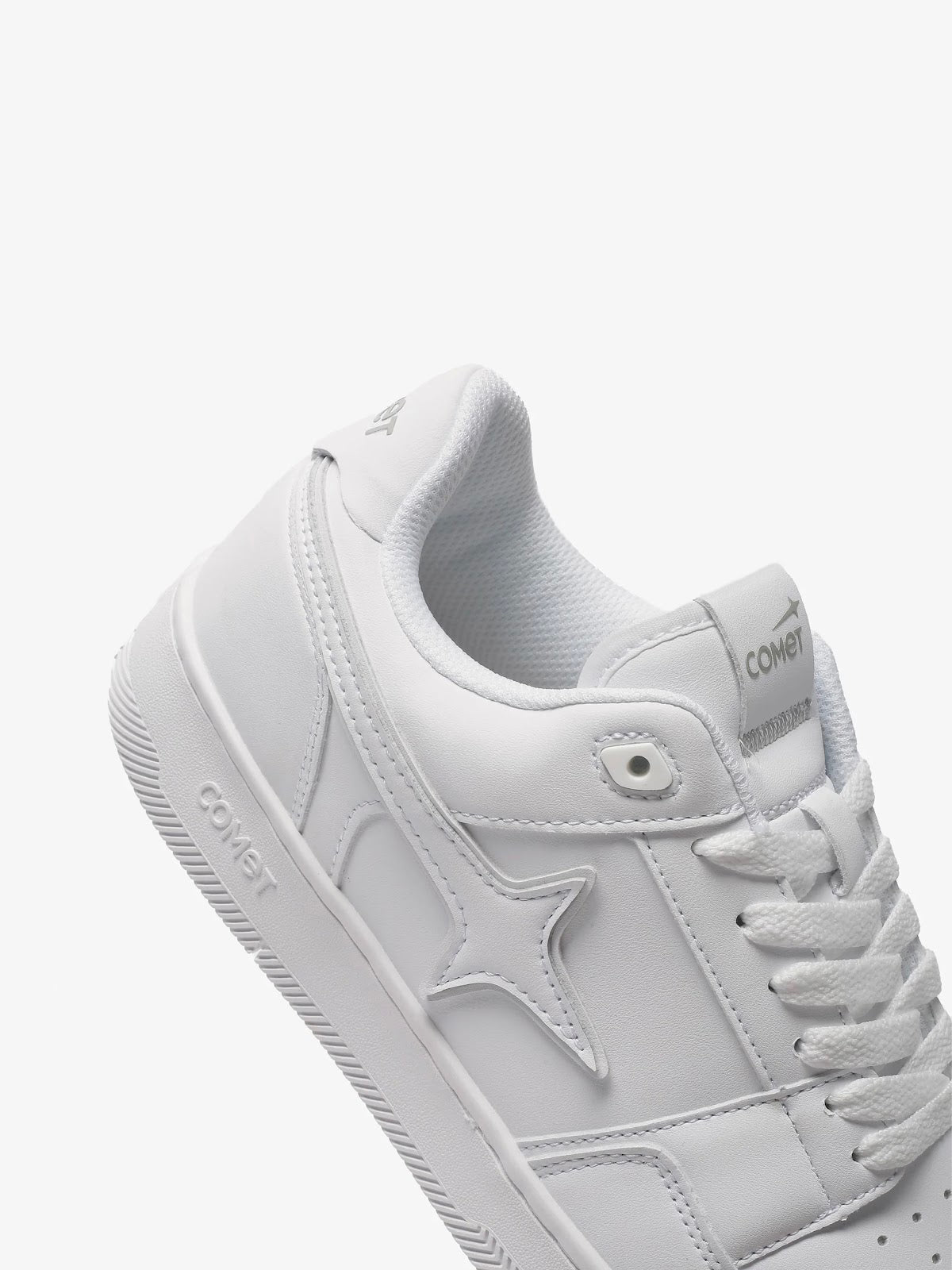 Comet Unisex X Lows Light Sneaker