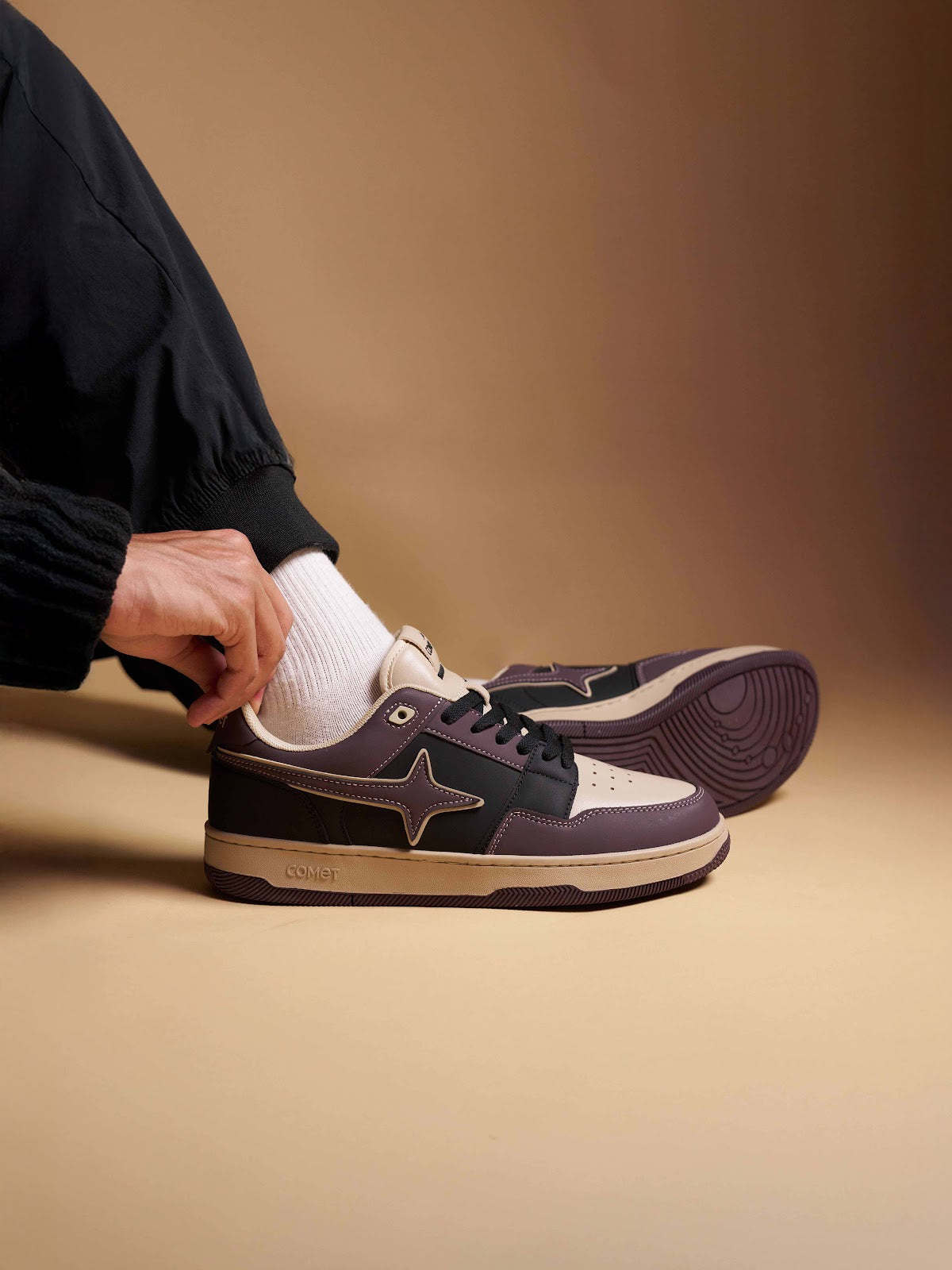 Comet Unisex X Lows Blackcurrant Sneaker