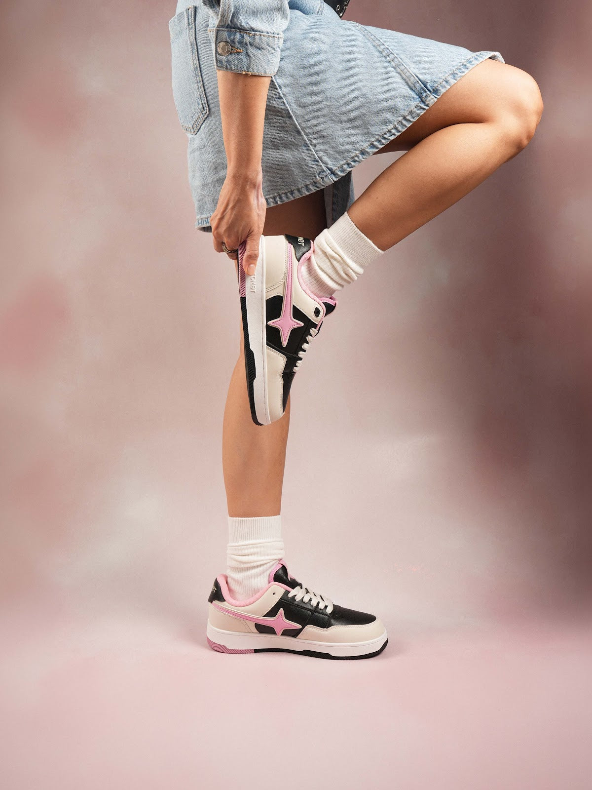 Comet Unisex X Lows Popstar Sneaker