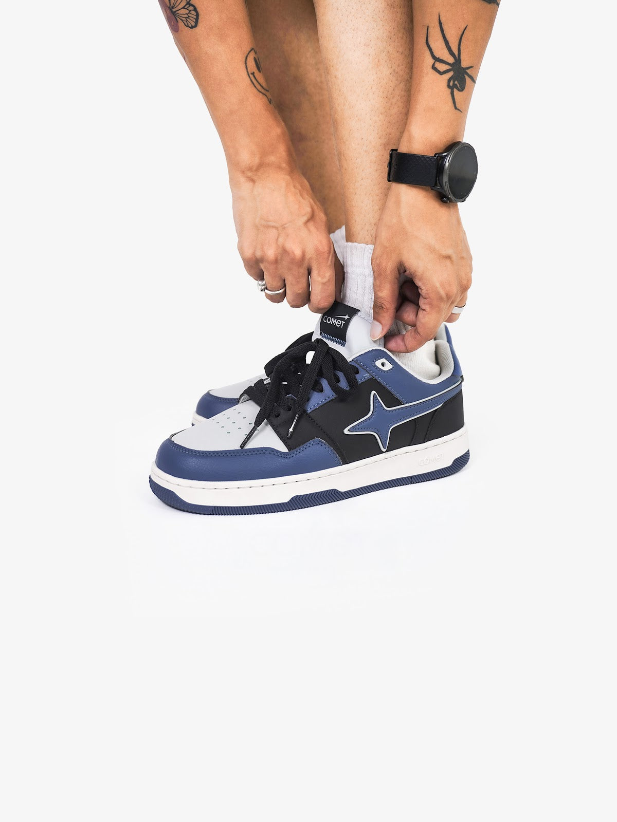 Comet Unisex X Lows Neptune Sneaker