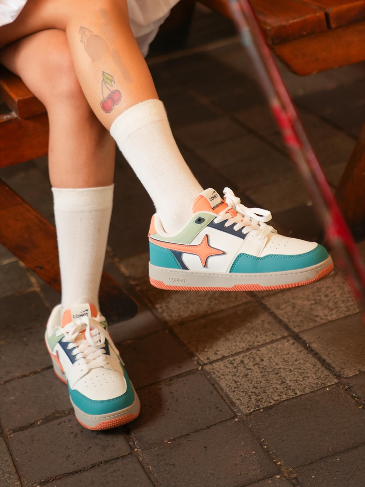 Comet Unisex X Lows Starburst Sneaker